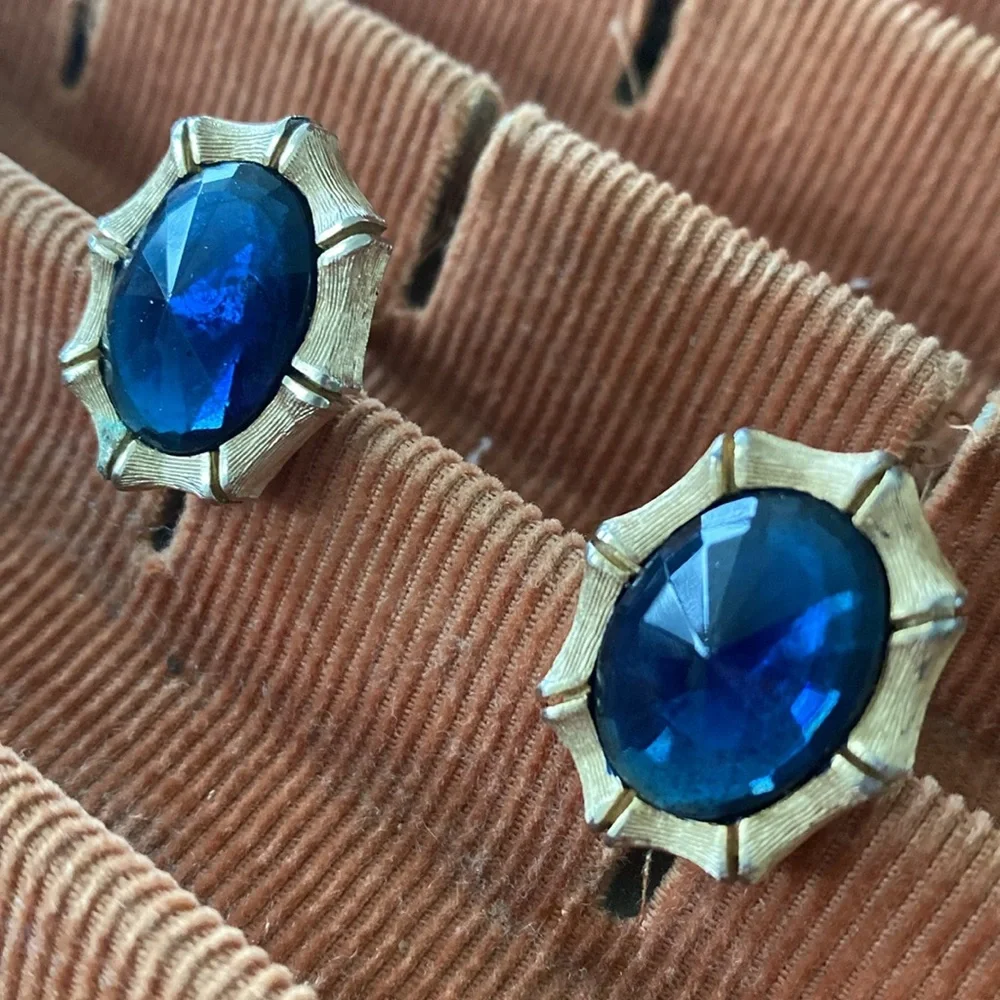 Vintage Swank Art Deco Oval Cobalt Blue Stone Goldtone Octagon Cuff Links